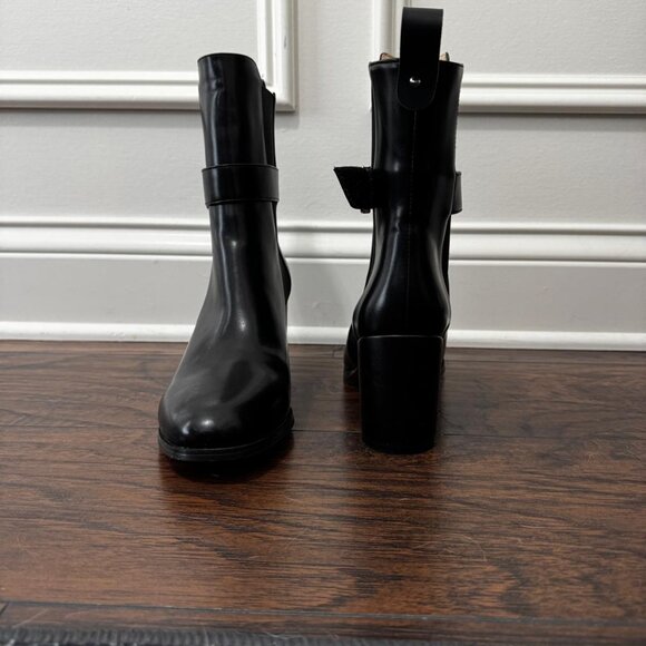 Red Bottom CL Chelsea Booty Mid Heel Ankle Boot - Picture 8 of 8